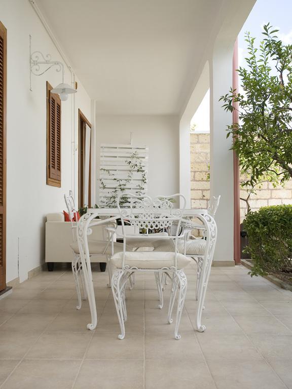 Campi Salentina B&B Viro מראה חיצוני תמונה