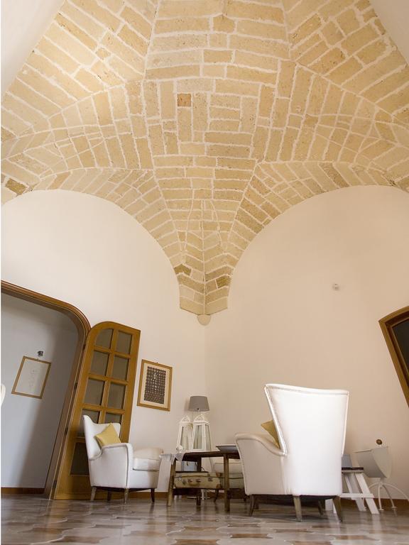 Campi Salentina B&B Viro מראה חיצוני תמונה